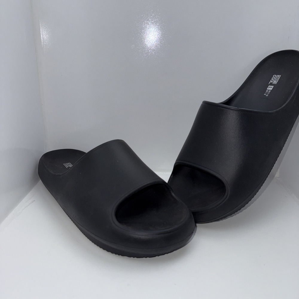 NWT 32 Degrees Cushion‎ Slides M 7-8, W 9-10 Black Soft Sandals Beach Pool